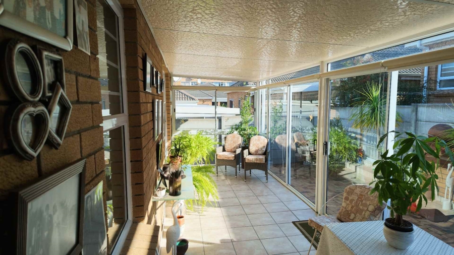 To Let 2 Bedroom Property for Rent in Oostersee Western Cape